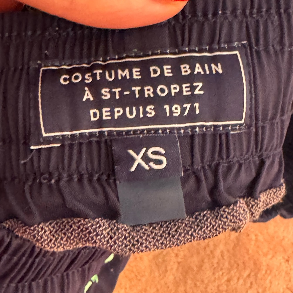 Vilebrequin Dark Blue Shorts with Light Green Koala Design - Picture 4 of 4